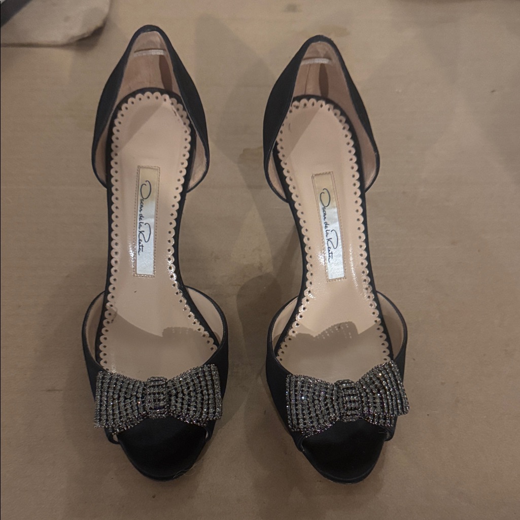 Oscar De La Renta Black Satin Peep-Toe Heels With Crystal Bow